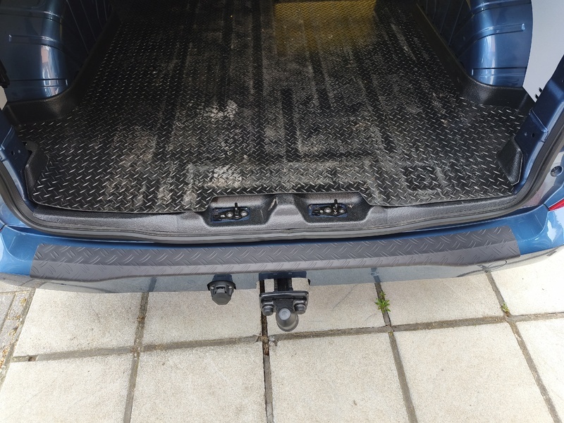 Bumperplaat Alu Zwart Custom 2023gt   VW Transporter  2024gt