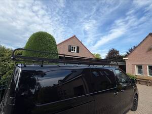 Zwarte RVS imperiaal Trafic en Vivaro L2 achterdeuren