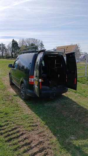 Zwarte RVS imperiaal VW Caddy 2020gt  Ford Connect 2022gt L1