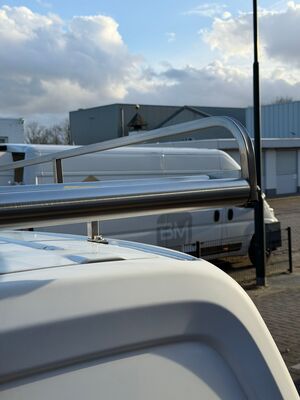 RVS imperiaal Trafic en Vivaro L2 achterdeuren