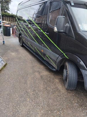 Sidesteps Volkswagen Multivan L1L2 2020 Zwart